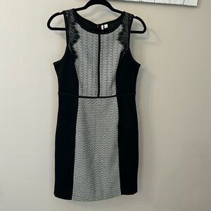 Elle shift dress, sleeveless.